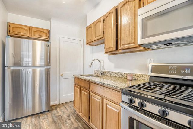 946 MIDDLESEX RD, Essex, MD 21221