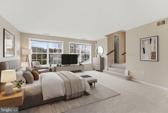 8215 KATIE LYNN CT, Gainesville, VA 20155