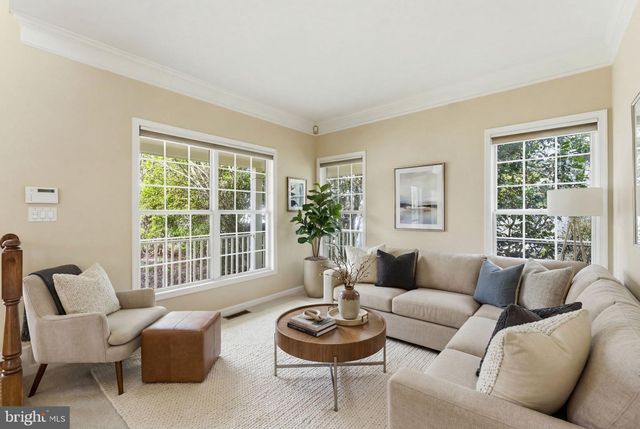 8215 KATIE LYNN CT, Gainesville, VA 20155