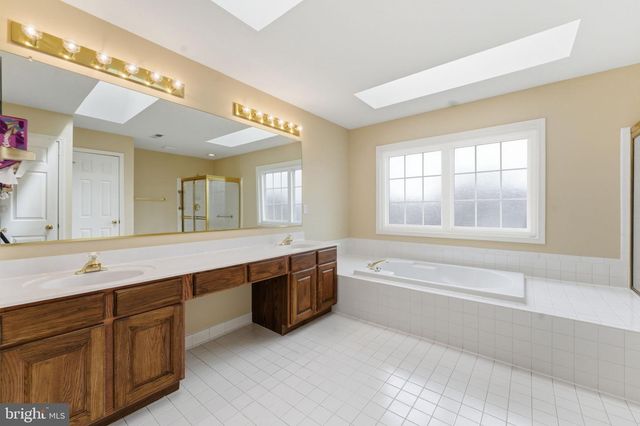 8215 KATIE LYNN CT, Gainesville, VA 20155