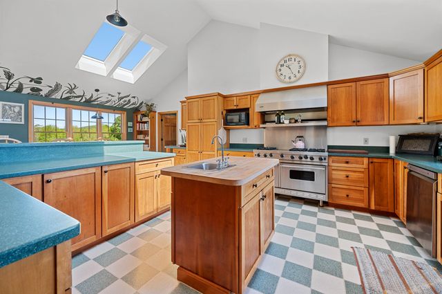 338 Johnson Road, Marshfield, VT 05658