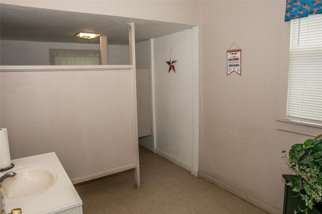 1503 N State Highway 237, Round Top, TX 78954