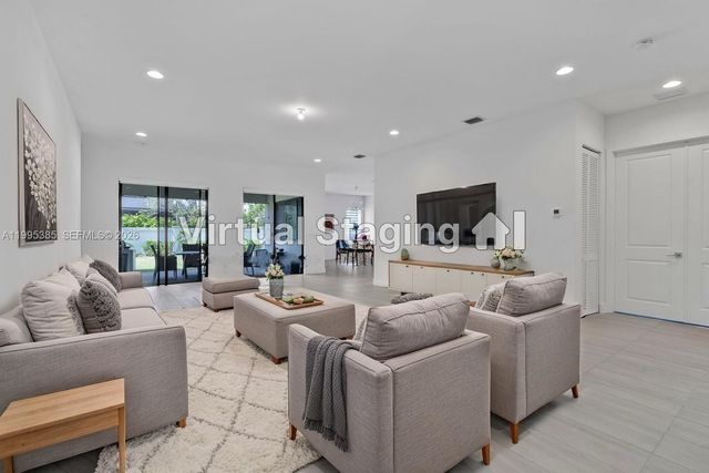4528 SW 178th Avenue, Miramar, FL 33029