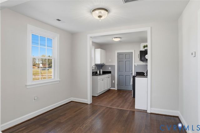 1111 Shuford Ave, Colonial Heights, VA 23834