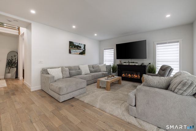 4 Oakengate Road, Wolcott, CT 06716