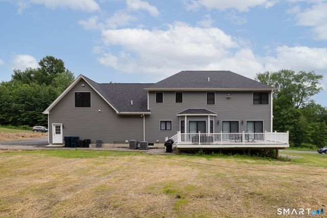 4 Oakengate Road, Wolcott, CT 06716