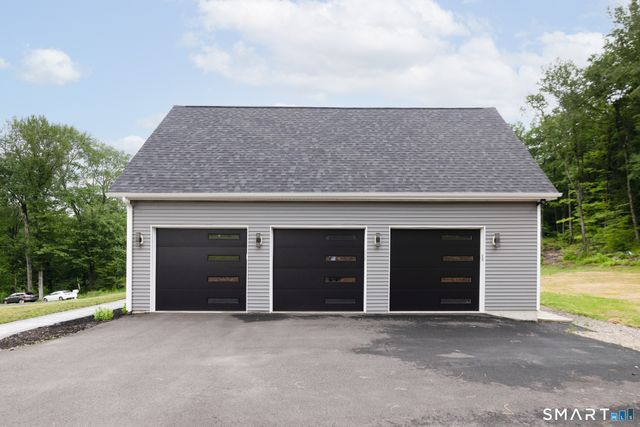 4 Oakengate Road, Wolcott, CT 06716