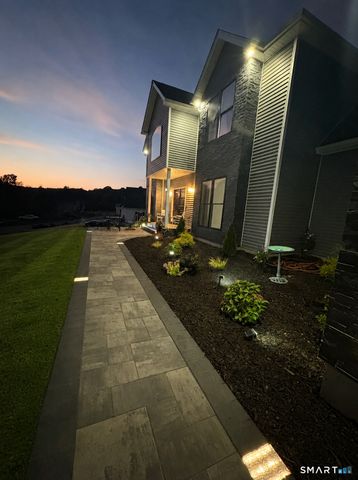 4 Oakengate Road, Wolcott, CT 06716