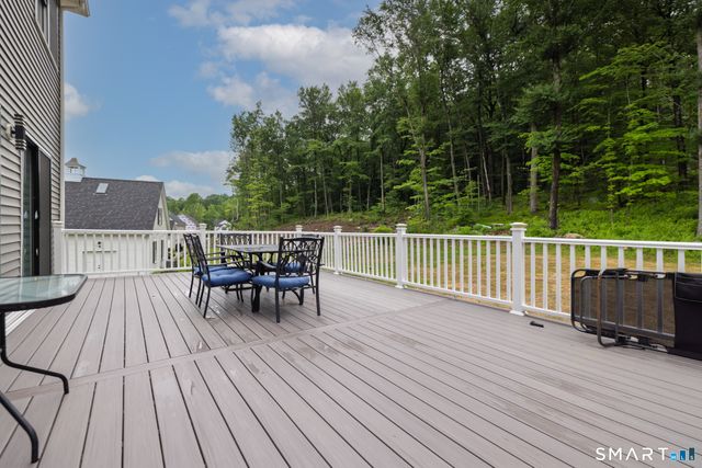 4 Oakengate Road, Wolcott, CT 06716