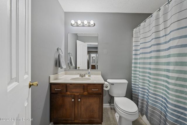 104 Briarcliff Ct, Elizabethtown, KY 42701