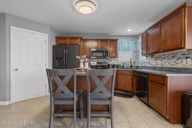 104 Briarcliff Ct, Elizabethtown, KY 42701