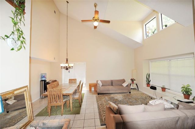 2115 Braesmeadow Lane, Sugar Land, TX 77479
