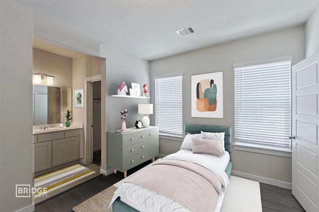 341 Huisache Street, Lake Jackson, TX 77566