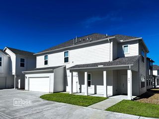 341 Huisache Street, Lake Jackson, TX 77566