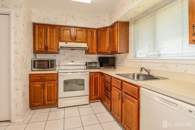 616-A Lemington Plaza, Monroe, NJ 08831