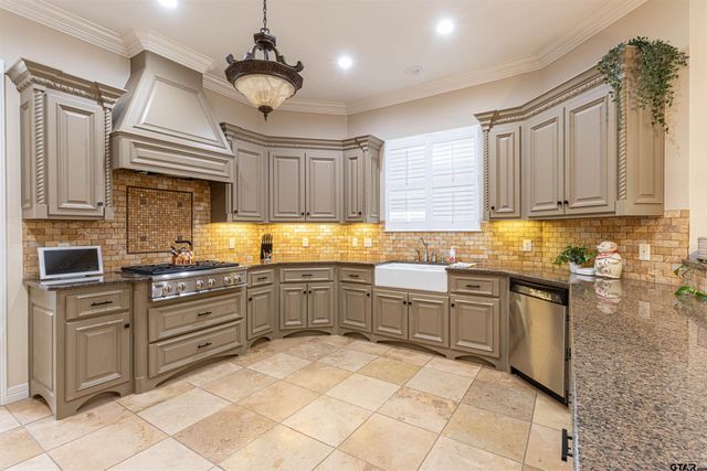 4351 Lazy Creek Dr, Tyler, TX 75707
