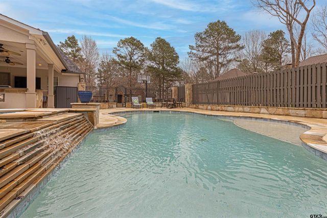 4351 Lazy Creek Dr, Tyler, TX 75707