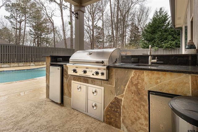 4351 Lazy Creek Dr, Tyler, TX 75707
