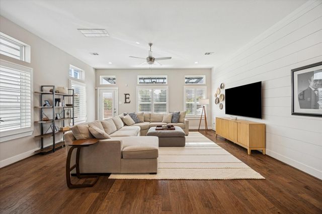 920 W 25th Street B, Houston, TX 77008