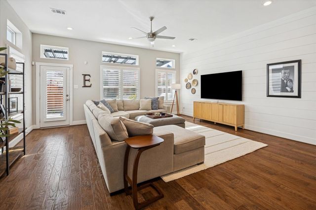 920 W 25th Street B, Houston, TX 77008