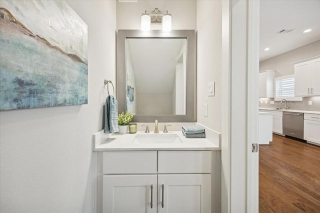 920 W 25th Street B, Houston, TX 77008