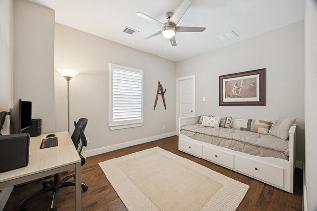 920 W 25th Street B, Houston, TX 77008