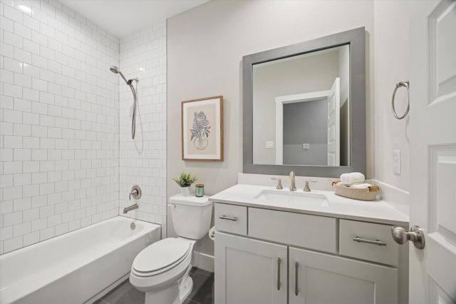 920 W 25th Street B, Houston, TX 77008