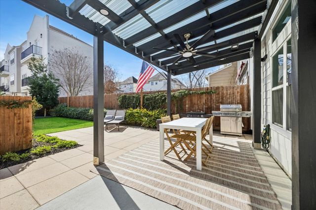 920 W 25th Street B, Houston, TX 77008