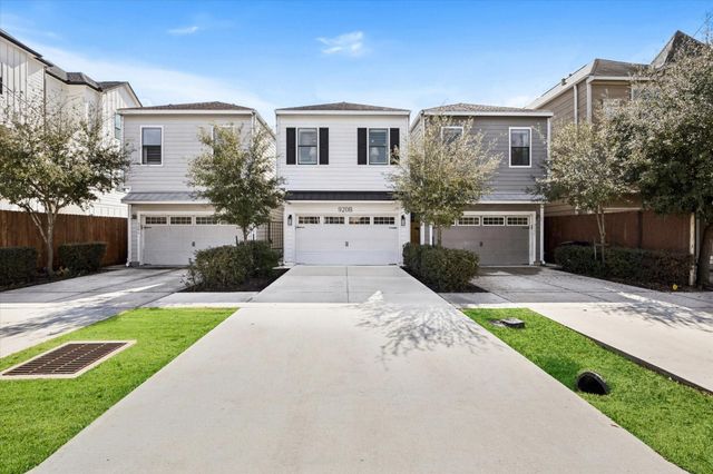 920 W 25th Street B, Houston, TX 77008