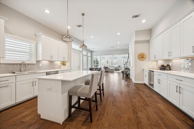 920 W 25th Street B, Houston, TX 77008