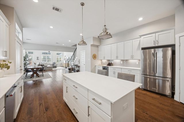 920 W 25th Street B, Houston, TX 77008