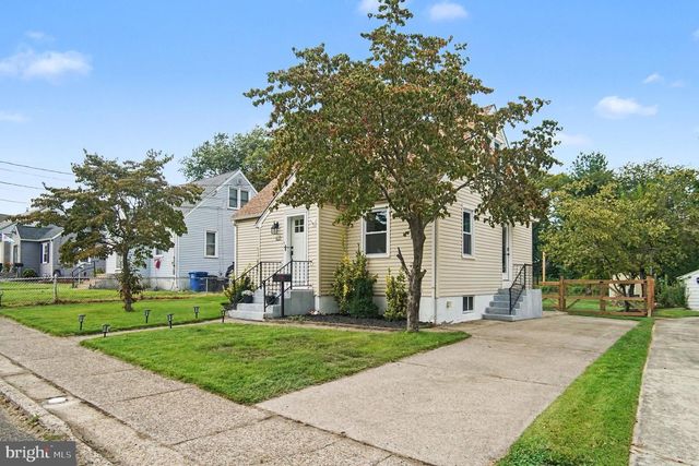 423 E PARK AVE, Maple Shade, NJ 08052