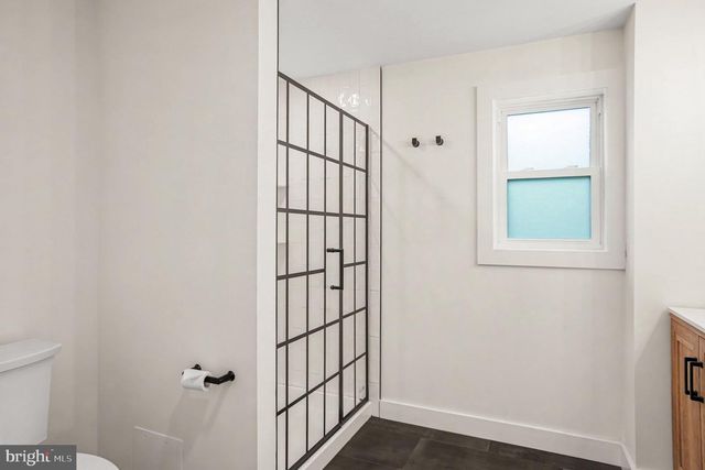 423 E PARK AVE, Maple Shade, NJ 08052