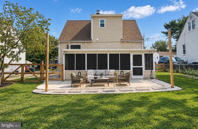 423 E PARK AVE, Maple Shade, NJ 08052