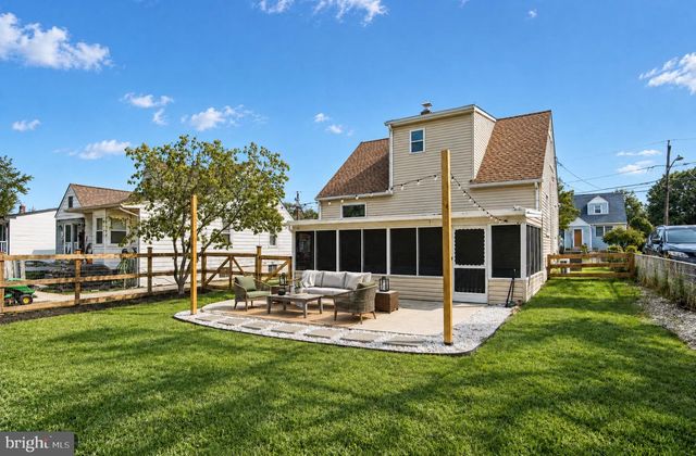 423 E PARK AVE, Maple Shade, NJ 08052