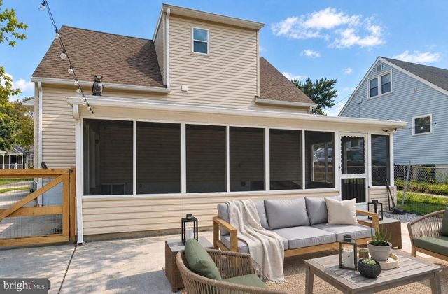 423 E PARK AVE, Maple Shade, NJ 08052
