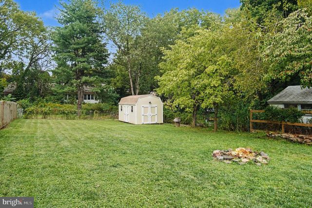 423 E PARK AVE, Maple Shade, NJ 08052