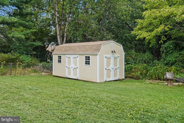 423 E PARK AVE, Maple Shade, NJ 08052