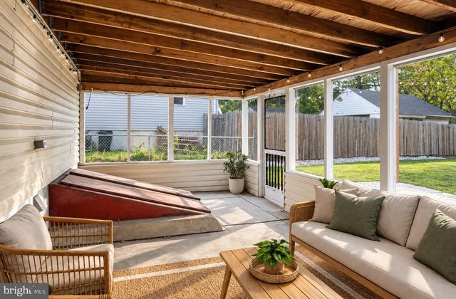 423 E PARK AVE, Maple Shade, NJ 08052
