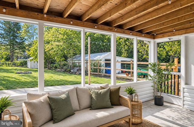 423 E PARK AVE, Maple Shade, NJ 08052
