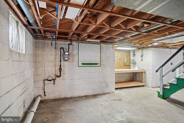 423 E PARK AVE, Maple Shade, NJ 08052