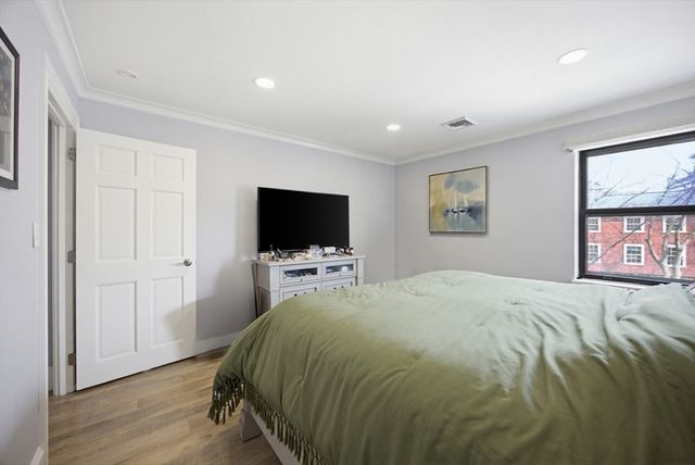 20 Central 213, Salem, MA 01970