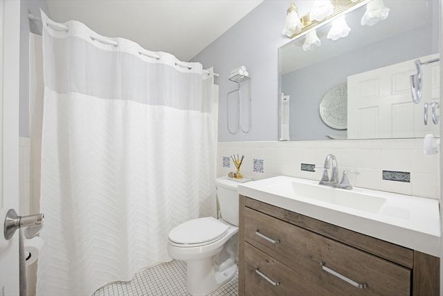 20 Central 213, Salem, MA 01970