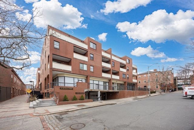 20 Central 213, Salem, MA 01970