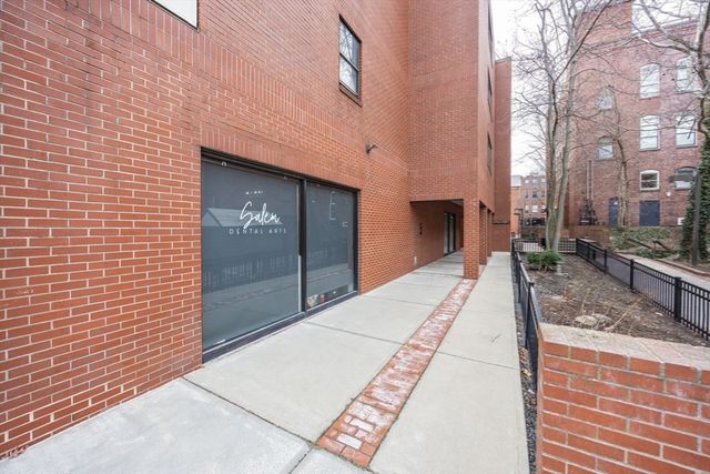 20 Central 213, Salem, MA 01970