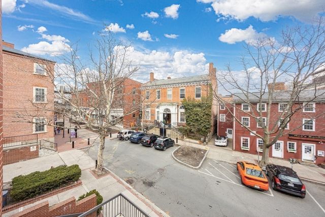 20 Central 213, Salem, MA 01970