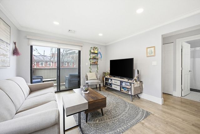 20 Central 213, Salem, MA 01970