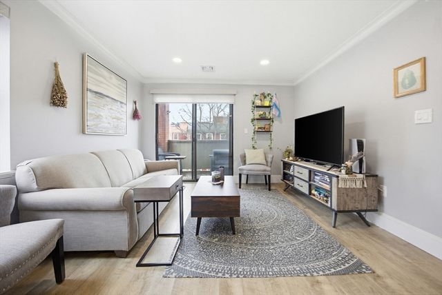 20 Central 213, Salem, MA 01970