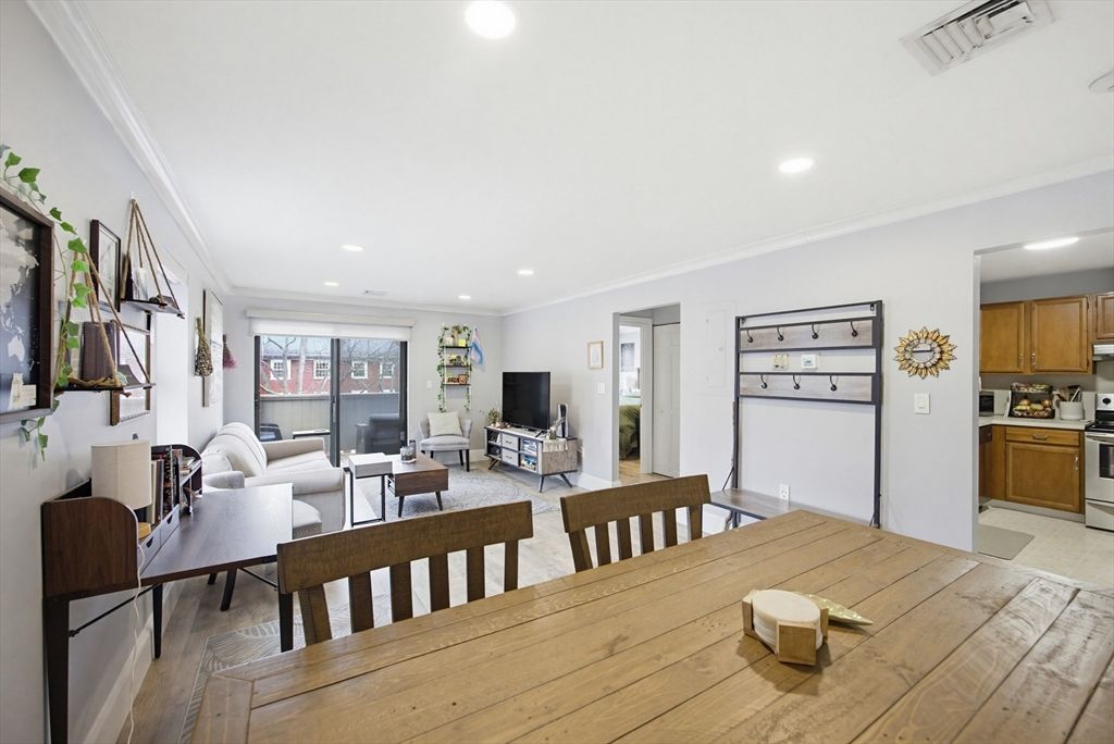 20 Central 213, Salem, MA 01970