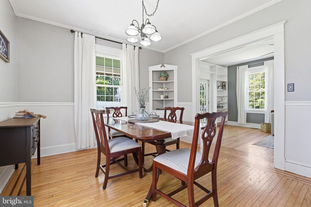 Image 10 of property listing at 19 TIMBER GROVE RD, Owings Mills, MD 21117